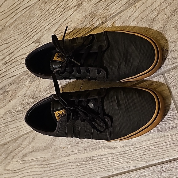 Adidas Sneakers - Picture 2 of 8